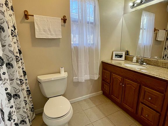 5th image of 4281 Lakeview Dr