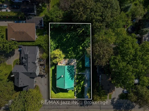 388 Eagle St, Newmarket, ON L3Y 1K4