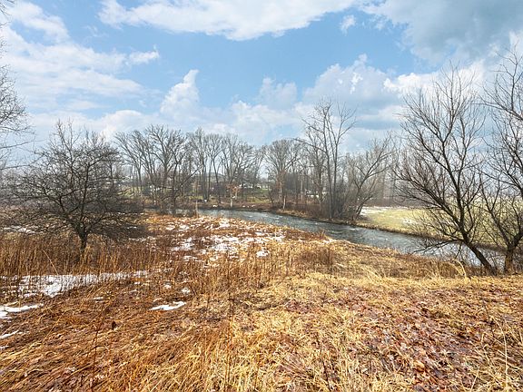 4th image of 1564 Charter Oak Dr