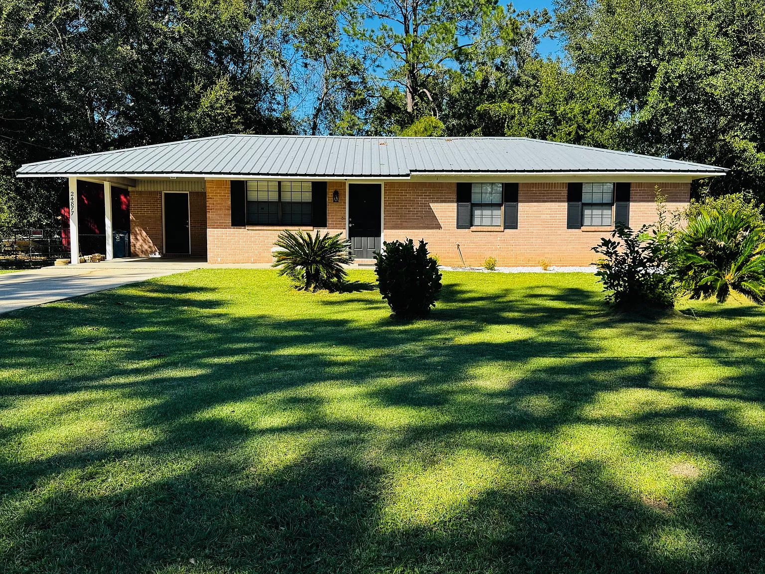 3 bed, 1008 sqft, $2,000 — Photo 2