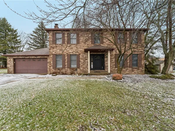 3040 Bear Oval, North Royalton, OH 44133