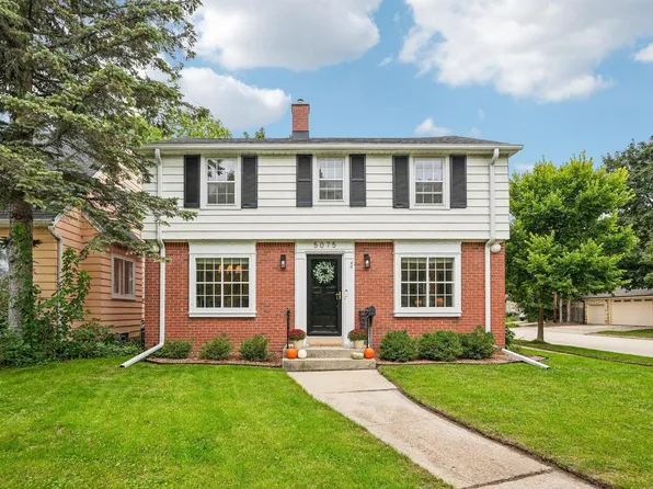 5075 N Berkeley BOULEVARD, Whitefish Bay, WI 53217