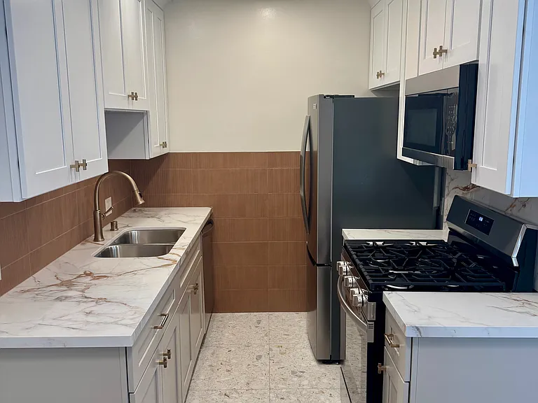 1015 E Ocean Blvd #6 — Photo 3