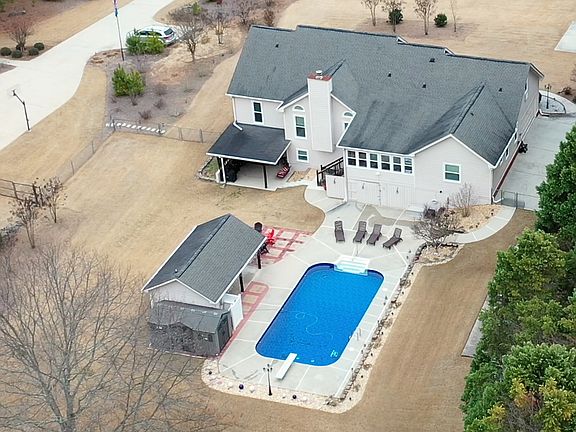 2nd image of 2822 Green Rd