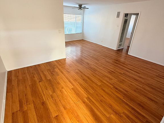 3rd image of 1226 N Fuller Ave #11