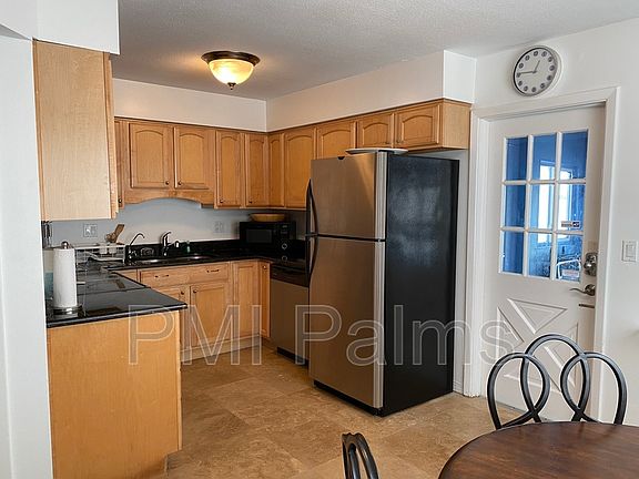 4th image of 2646 Saint Josephs Dr W