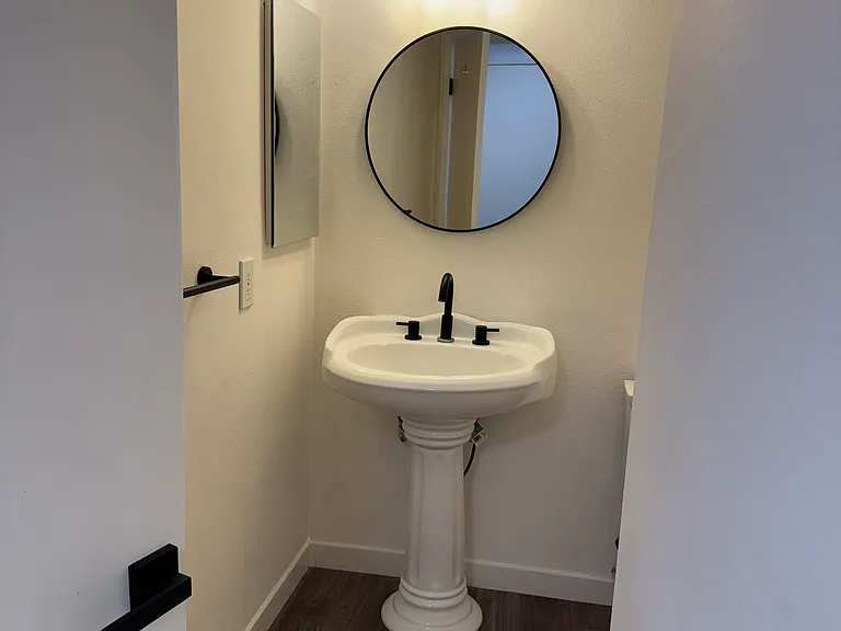 8004 Woodland Dr — Photo 5