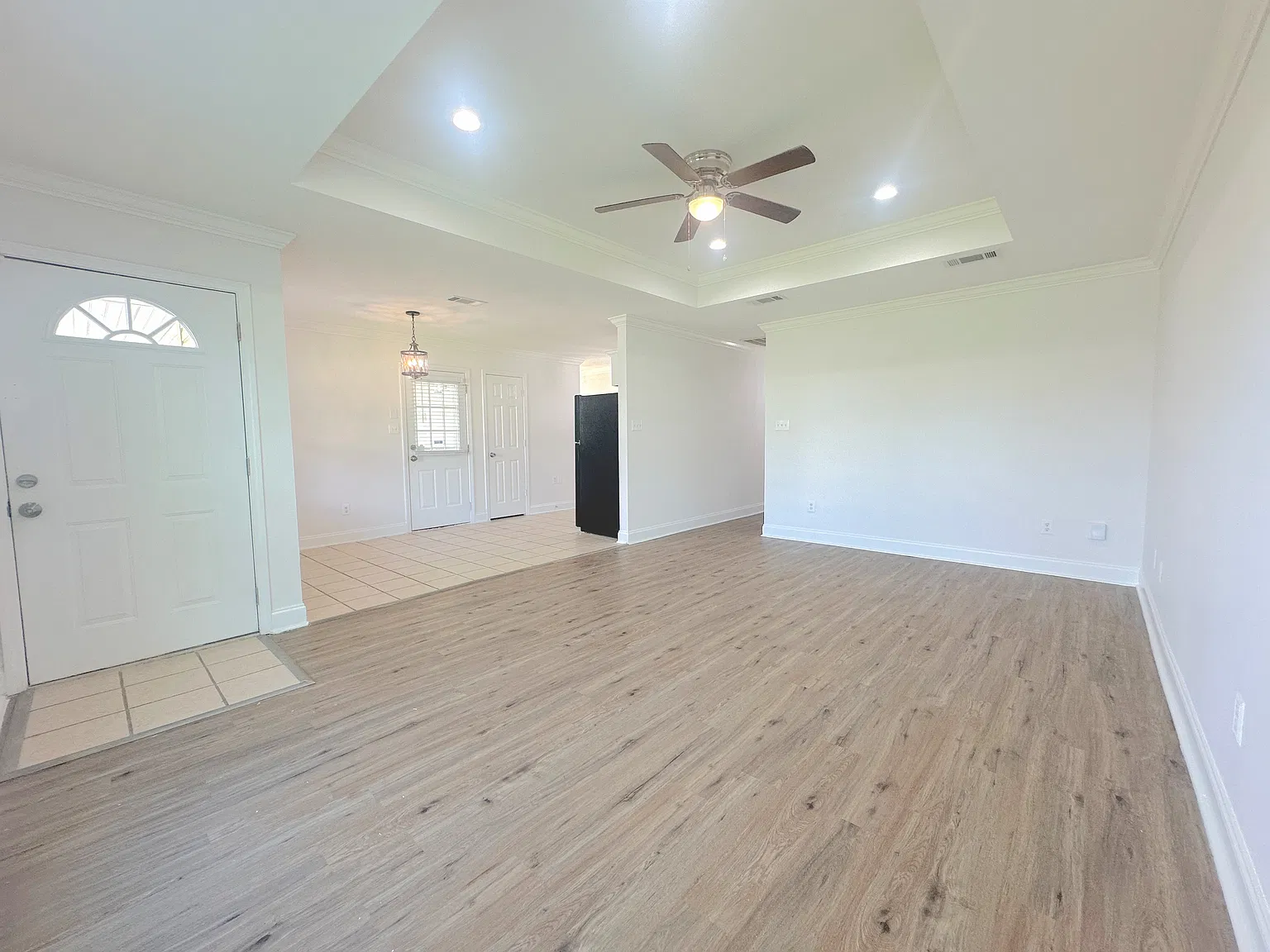 3 bed, 1406 sqft, $1,675 — Photo 3