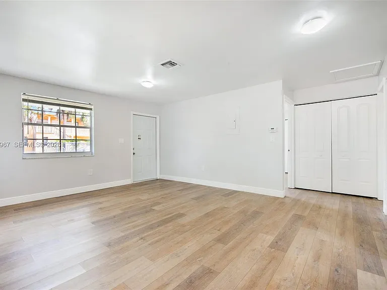 6198 SW 63rd St — Photo 27