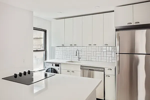 Rented by The Agency | media 21