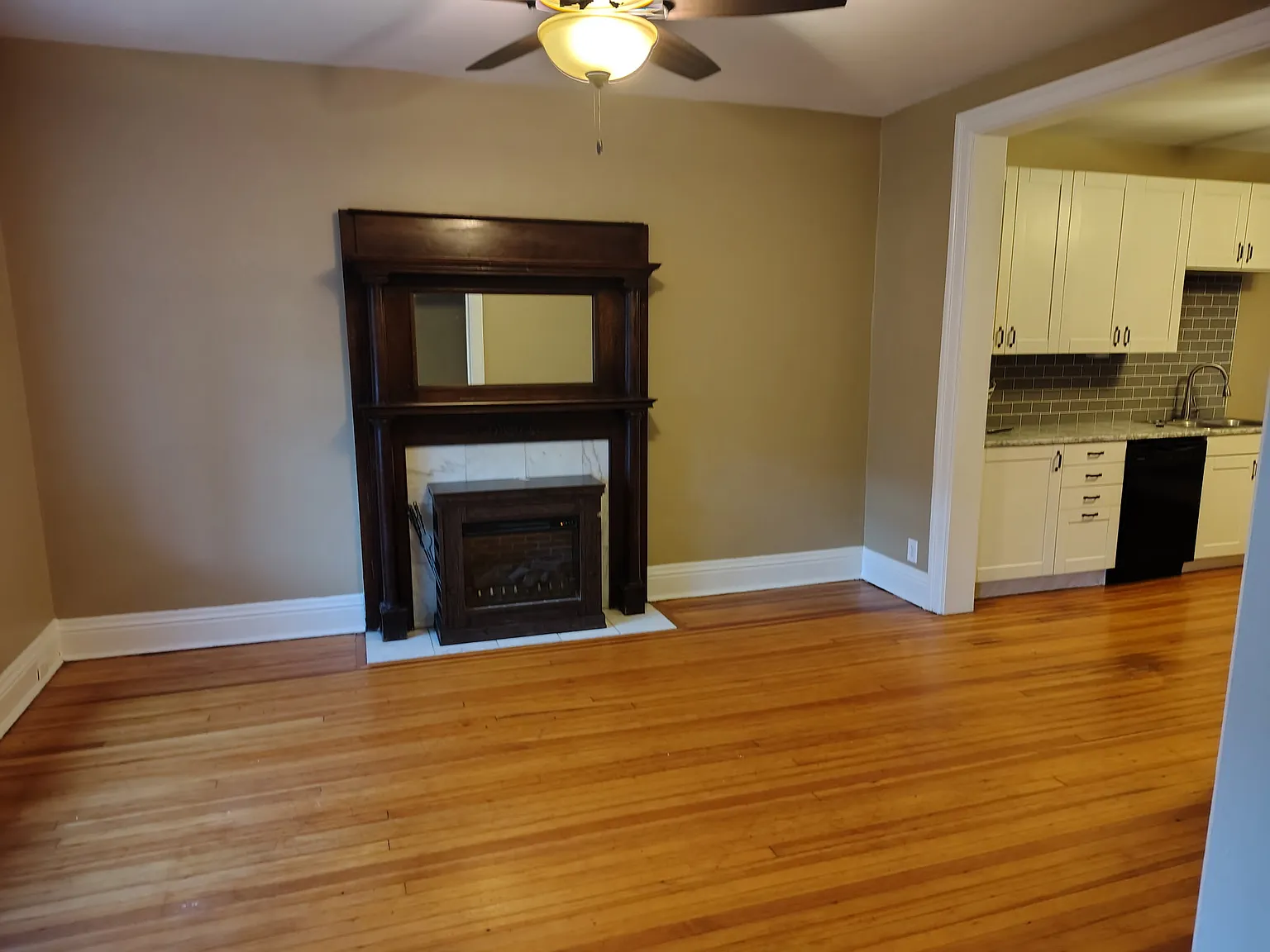 2 bed, 1050 sqft, $1,350 — Photo 4