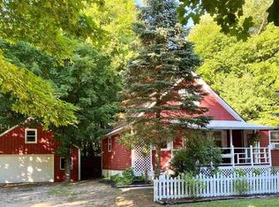 12674 Homestead Rd, Beulah, MI 49617
