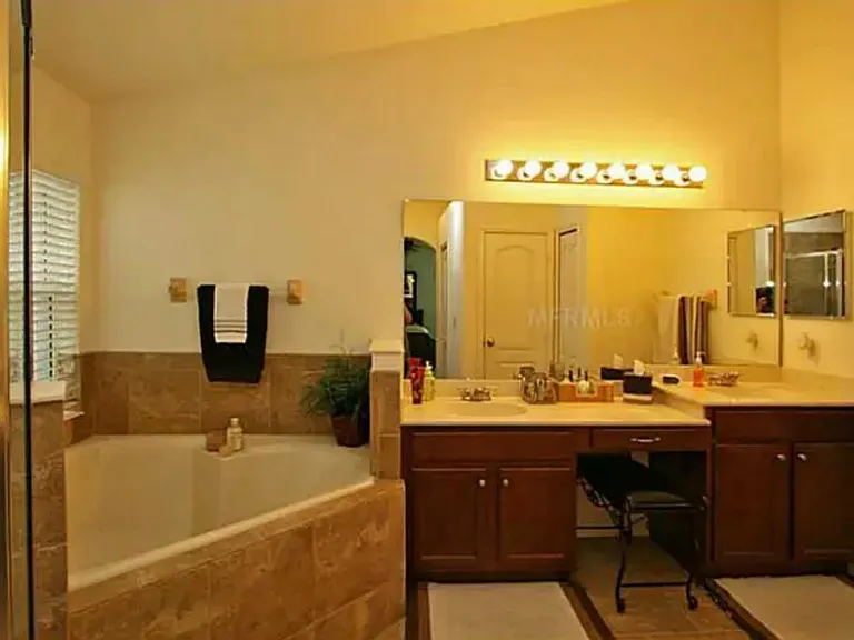 12021 Deer Path Way — Photo 4
