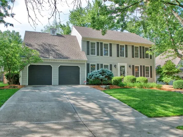 11531 Hemlock St, Overland Park, KS 66210
