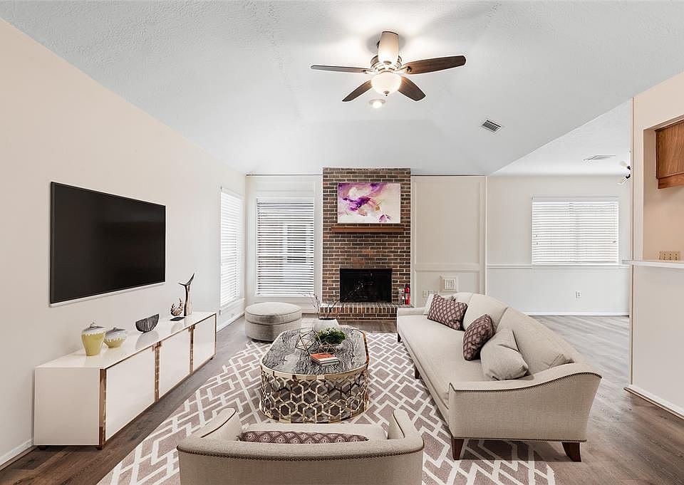 1st image of 10830 Lynbrook Dr APT B