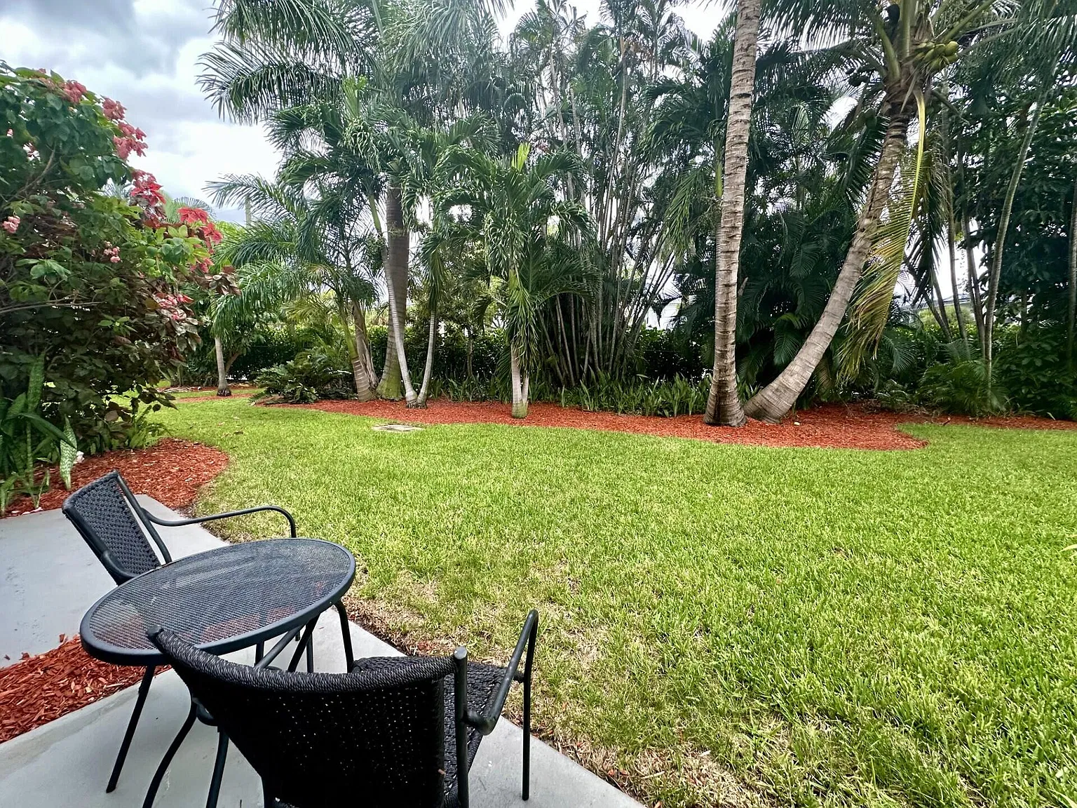 1 bed, 1.5 bath, 946 sqft, $2,800 — Photo 2
