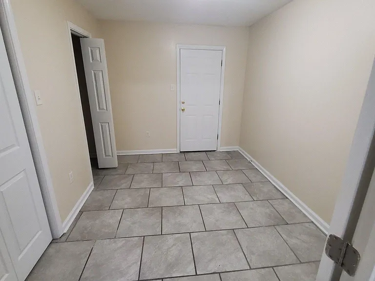 1705 Mandeville St — Photo 9