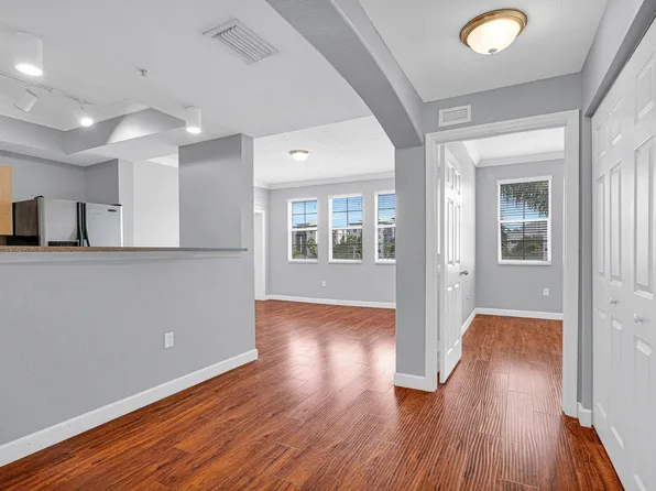 533 NE 3rd Avenue #401, Fort Lauderdale, FL 33301