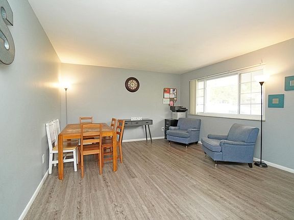 3rd image of 2582 Highwood Ln