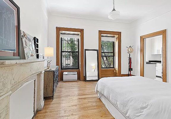 5th image of 333 W 18th St APT 2