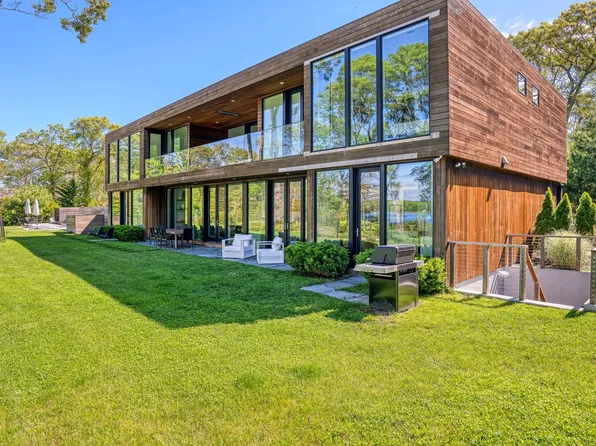 https://photos.zillowstatic.com/fp/6c5a48352706ac4c735833217863fb8a-p_e.webp