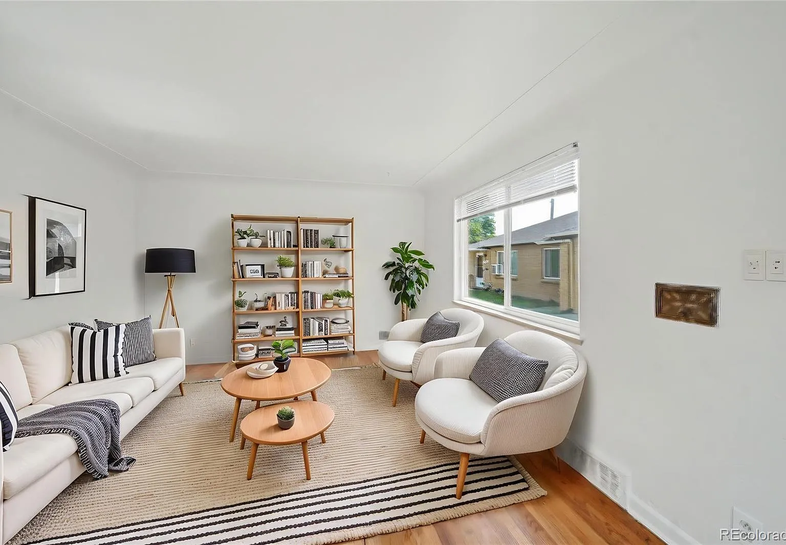 2 bed, 1.0 bath, 950 sqft, $1,995 — Photo 3