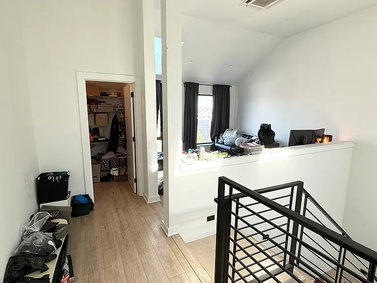 1306 N Front St #4F — Photo 32