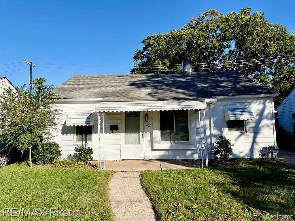 2 bed, 1.0 bath, 914 sqft, $1,450 — Photo 1
