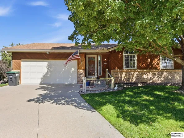 5927 S 136th Cir, Omaha, NE 68137