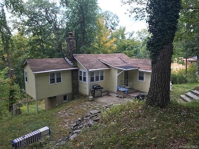 1st image of 42 Underhill Trl