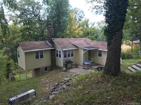 42 Underhill Trl, Monroe, NY 10950