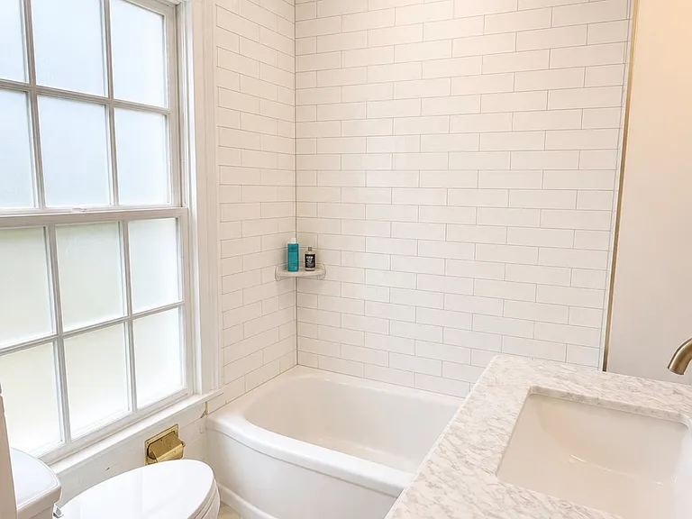 102 E Broadway #C — Photo 8