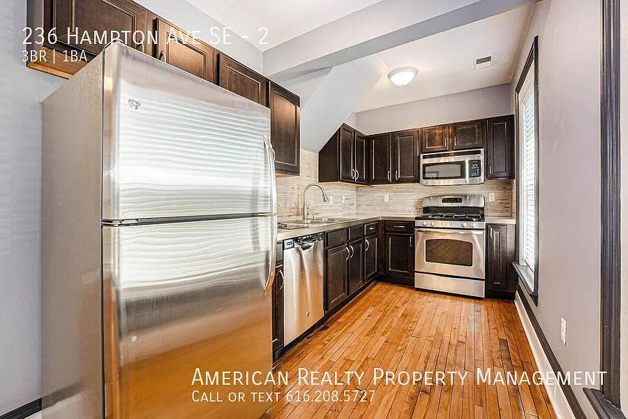 3 bed, 1268 sqft, $2,100 — Photo 2