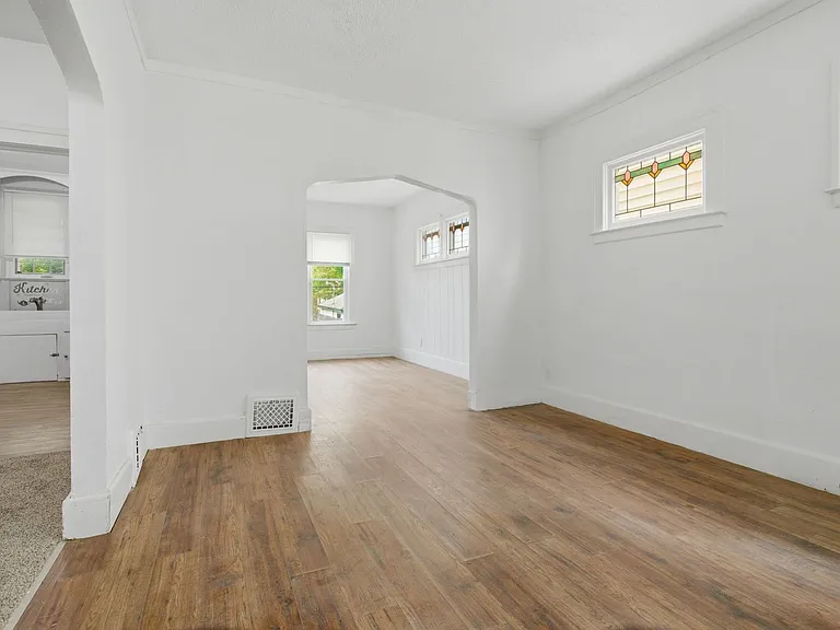 5045 Fairview St — Photo 2