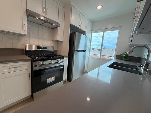 1161 N Hobart Blvd Photo 1