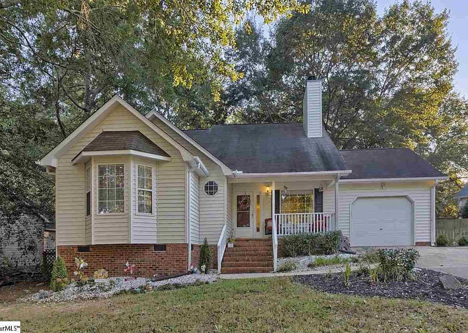 1st image of 240 Oak Valley Dr