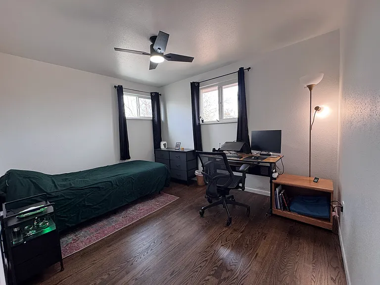 392 Salem St — Photo 2