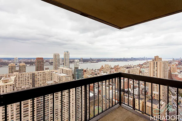 Rented by Mirador Real Estate | media 1