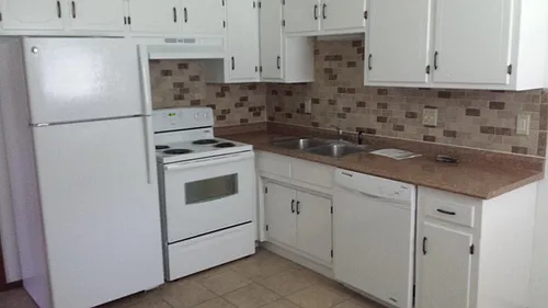 1318 Cynthia St Photo 1