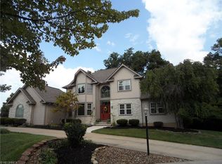 7592 Wilton Ln, North Royalton, OH