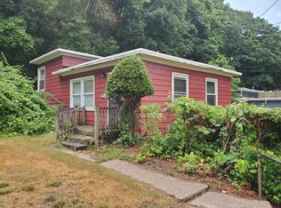 105 Rock Creek Rd, New Haven, CT 06515