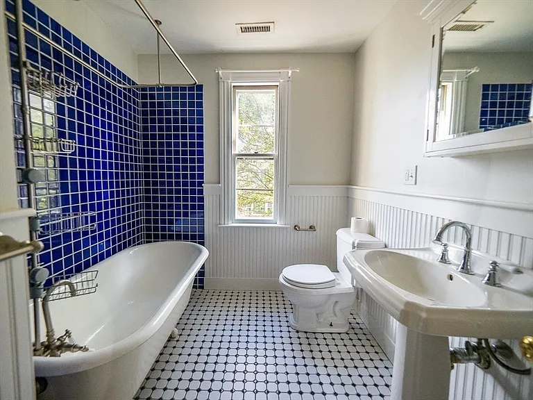 12 Adella Pl — Photo 24