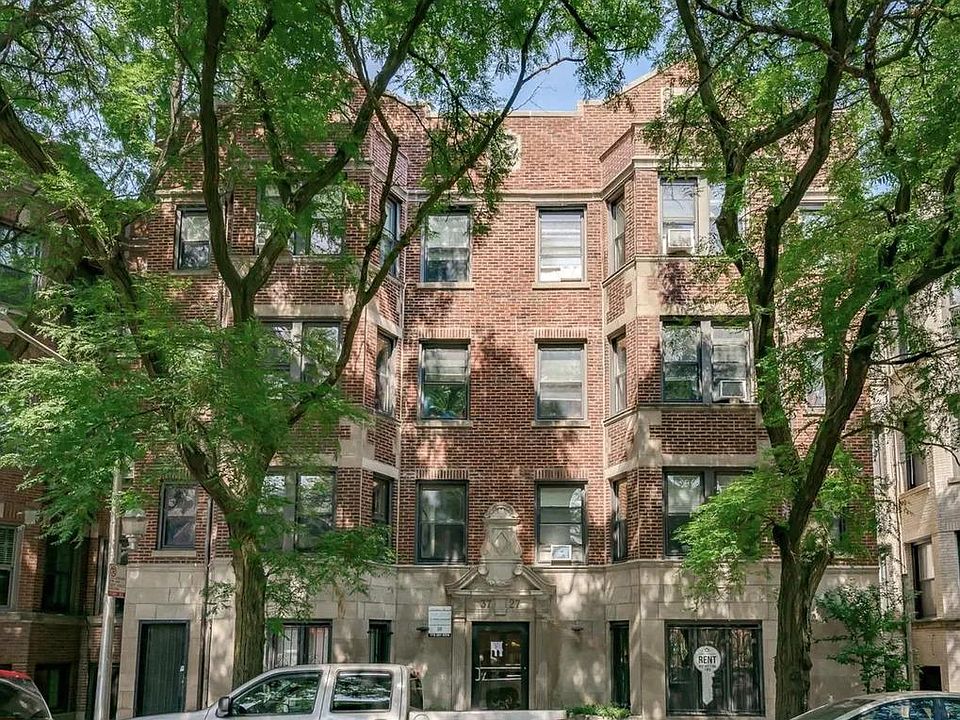 1st image of 3727 N Pine Grove Ave APT 304