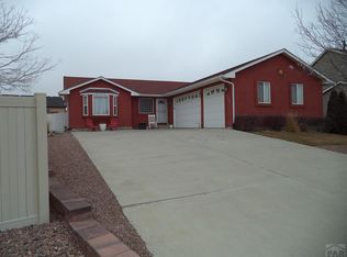 5153 Crested Hl, Pueblo, CO 81008