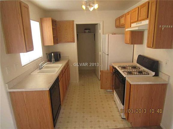 4th image of 9688 Brooks Lake Ave