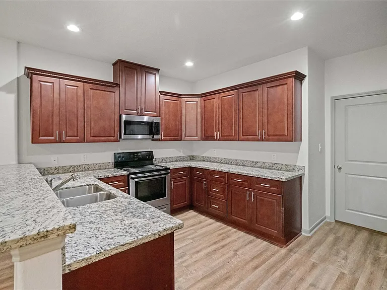 2702 Appian Way — Photo 4