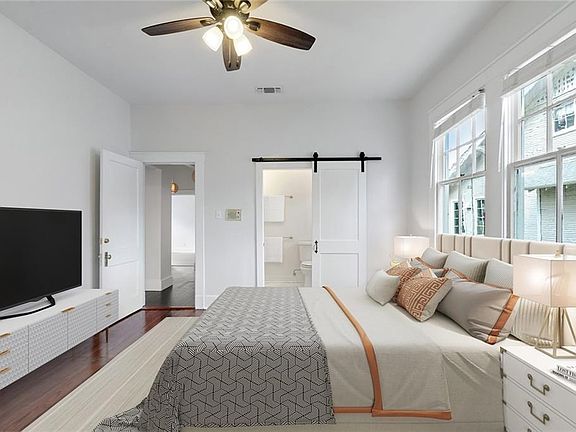 5th image of 2422 Nashville Ave