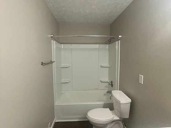 4th image of 1210 Main St Unit 8