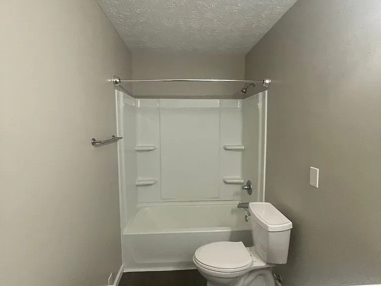 1210 Main St — Photo 4