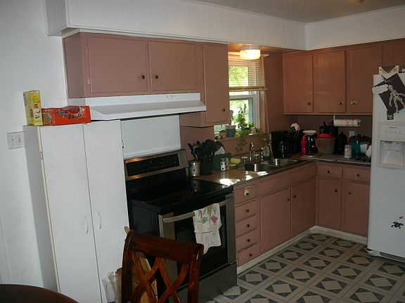 5th image of 1206 Royal Oaks Dr